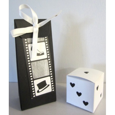 Boîtes cinéma et coeurs noirs