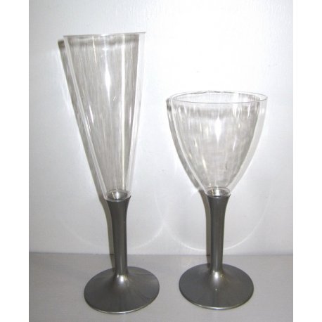 Verres ou flûtes plastique pied argent